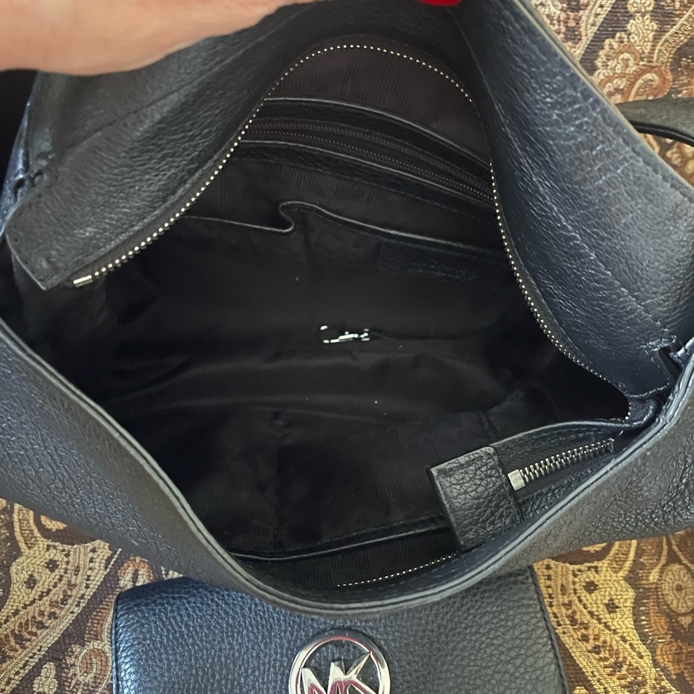Michael Kors Black Hobo Bag with Wallet - Picture 2 of 6